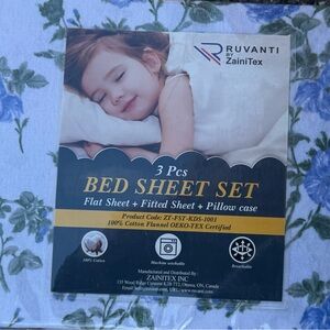 Floral Flannel Twin Bed Sheet Set - Blue and White (new in box)